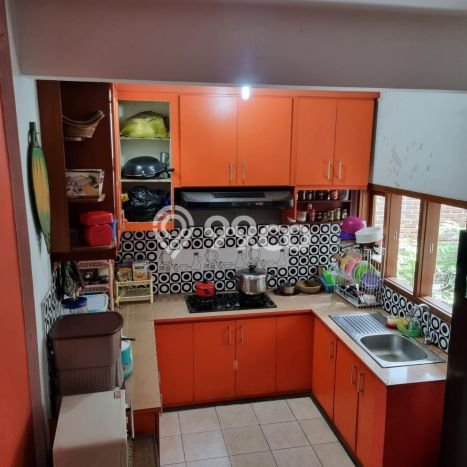 Rumah Lingkungan Nyaman di Antapani, Bandung, Luas 230m2m² Bangunan 197m2m² Rumah Lingkungan Nyaman di Antapani, Bandung, Luas 230m2m² Bangunan 197m2m²