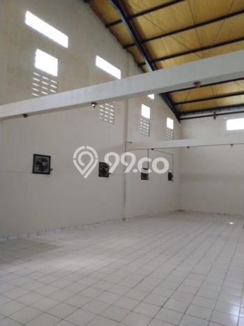 Gudang Kawasan Strategis Kawasan , Luas 732m2m², Mainroad Gudang Kawasan Strategis Kawasan , Luas 732m2m², Mainroad