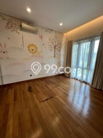 SPECIAL PRICE! Rumah Asri lokasi , Luas 228m2m² LB 400m2m² SPECIAL PRICE! Rumah Asri lokasi , Luas 228m2m² LB 400m2m²