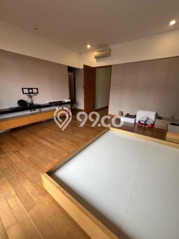 SPECIAL PRICE! Rumah Asri lokasi , Luas 228m2m² LB 400m2m² SPECIAL PRICE! Rumah Asri lokasi , Luas 228m2m² LB 400m2m²