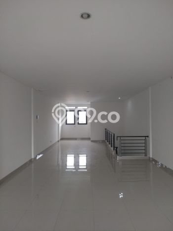 LOKASI PREMIUM! Ruko di Batununggal, Luas 236m2m², Area Komersial LOKASI PREMIUM! Ruko di Batununggal, Luas 236m2m², Area Komersial