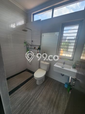 SPECIAL PRICE! Rumah di BSD, 5 KT, Akses Mudah Pusat Kota, Luas 202m2m² LB 140m2m² SPECIAL PRICE! Rumah di BSD, 5 KT, Akses Mudah Pusat Kota, Luas 202m2m² LB 140m2m²