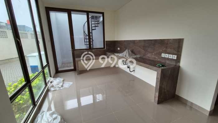 Disewakan! Rumah 4 Kamar Tidur &
2 Kamar Mandi di Gading Serpong, Tangerang Disewakan! Rumah 4 Kamar Tidur &
2 Kamar Mandi di Gading Serpong, Tangerang