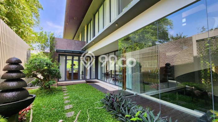 Rumah Elit Modern Tanpa Renovasi di Sentul City Bogor Rumah Elit Modern Tanpa Renovasi di Sentul City Bogor