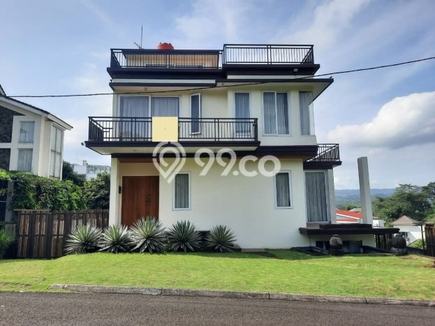 Rumah Nyaman di Sentul City, 4 KM, Area Tenang, LT 599m² LB 300m² Rumah Nyaman di Sentul City, 4 KM, Area Tenang, LT 599m² LB 300m²