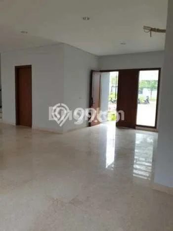 Lokasi terbaik! Rumah siap huni dikontrakkan di Cipondoh LB 400m2 Lokasi terbaik! Rumah siap huni dikontrakkan di Cipondoh LB 400m2