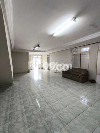 Rumah Luxury Modern Siap Huni di Puri Media Jakarta Barat Rumah Luxury Modern Siap Huni di Puri Media Jakarta Barat
