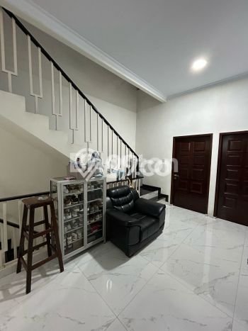Hunian Eksklusif Siap Huni LT 215m2 di Kebon Jeruk, Jakarta Barat Hunian Eksklusif Siap Huni LT 215m2 di Kebon Jeruk, Jakarta Barat