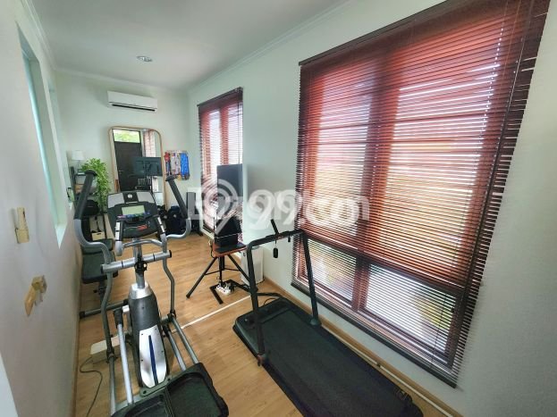 Jual Rumah Luas Megah Dengan View Cantik di Slipi, Jakarta Barat Jual Rumah Luas Megah Dengan View Cantik di Slipi, Jakarta Barat