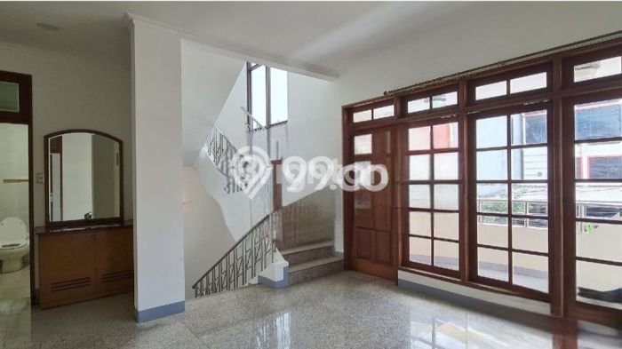Dijual Rumah Mewah Megah Dengan View Eksklusif di Tamansari, Jakarta Barat Dijual Rumah Mewah Megah Dengan View Eksklusif di Tamansari, Jakarta Barat