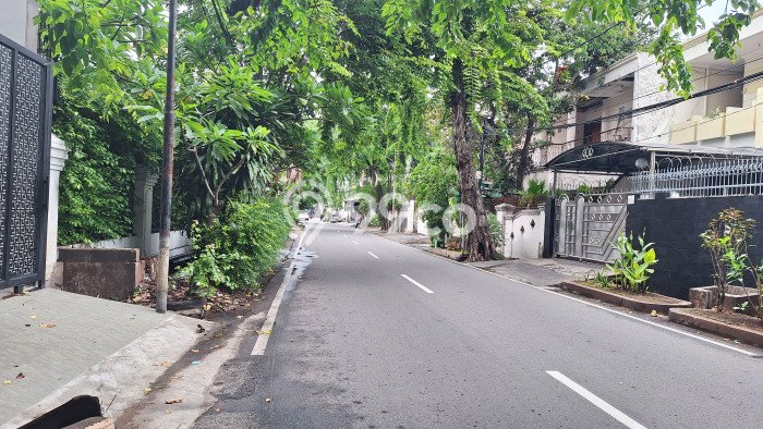 Rumah Elit Modern Siap Huni di Tomang Jakarta Barat Rumah Elit Modern Siap Huni di Tomang Jakarta Barat