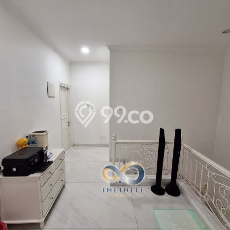 Rumah Elit Modern Tanpa Renovasi di Pantai Indah Kapuk Jakarta Utara Rumah Elit Modern Tanpa Renovasi di Pantai Indah Kapuk Jakarta Utara