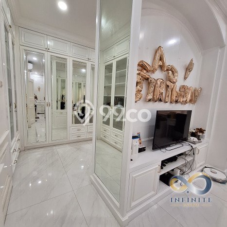 Rumah Elit Modern Tanpa Renovasi di Pantai Indah Kapuk Jakarta Utara Rumah Elit Modern Tanpa Renovasi di Pantai Indah Kapuk Jakarta Utara