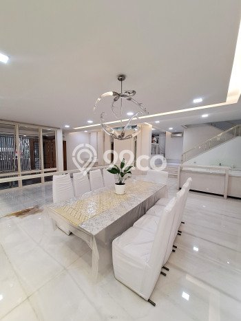 Hunian Elit LB 1000m2 Siap Huni Desain Elegan di Pantai Indah Kapuk, Jakarta Utara Hunian Elit LB 1000m2 Siap Huni Desain Elegan di Pantai Indah Kapuk, Jakarta Utara