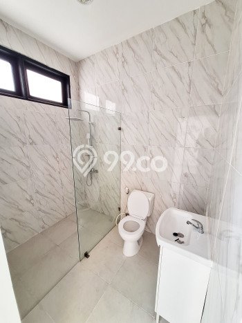 Ready to Use! Premium House LT 200m2 Desain Elegan di Muara Karang Ready to Use! Premium House LT 200m2 Desain Elegan di Muara Karang