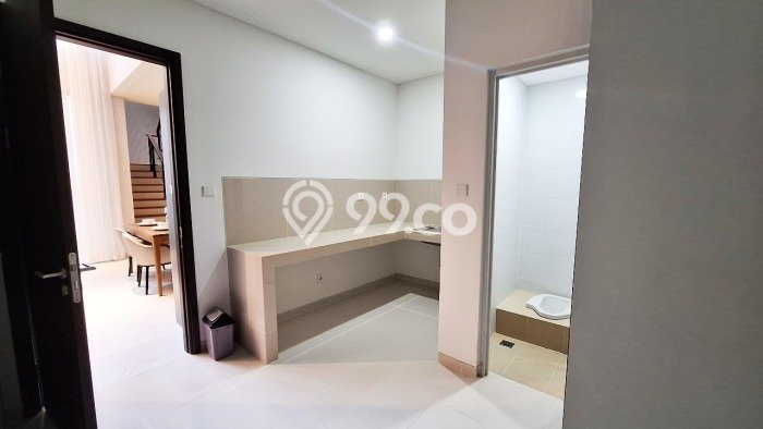Rumah Mewah LB 241m2 Siap Pakai Desain Elegan di Pantai Mutiara, Jakarta Utara Rumah Mewah LB 241m2 Siap Pakai Desain Elegan di Pantai Mutiara, Jakarta Utara