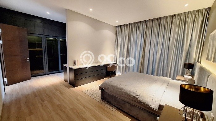 Rumah Mewah LB 241m2 Siap Pakai Desain Elegan di Pantai Mutiara, Jakarta Utara Rumah Mewah LB 241m2 Siap Pakai Desain Elegan di Pantai Mutiara, Jakarta Utara