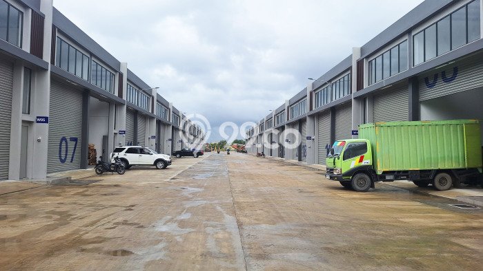 Gudang Dijual di Tangerang LT 108m2 & LB 108m2 Lokasi Terbaik! Gudang Dijual di Tangerang LT 108m2 & LB 108m2 Lokasi Terbaik!