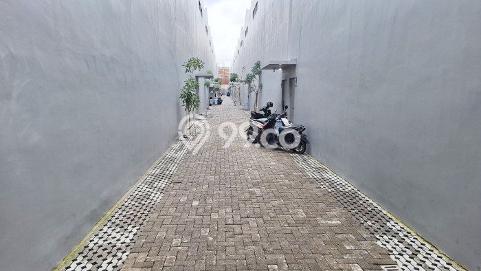 PELUANG EMAS! Gudang Kawasan Daan Mogot, Luas 528m2m², Pusat Komersial PELUANG EMAS! Gudang Kawasan Daan Mogot, Luas 528m2m², Pusat Komersial
