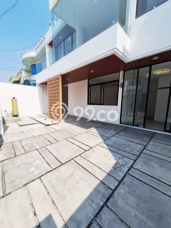 Ready to Use! Premium House LT 200m2 Desain Elegan di Muara Karang Ready to Use! Premium House LT 200m2 Desain Elegan di Muara Karang