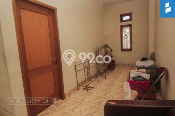 AREA KOMERSIAL! Ruko Kawasan Pungkur, Luas 150m2m², Akses Utama AREA KOMERSIAL! Ruko Kawasan Pungkur, Luas 150m2m², Akses Utama