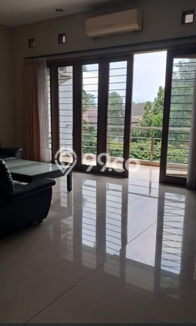 Rumah Elit LB 1000m2 Siap Pakai Desain Elegan di Gunung Batu, Bandung Rumah Elit LB 1000m2 Siap Pakai Desain Elegan di Gunung Batu, Bandung