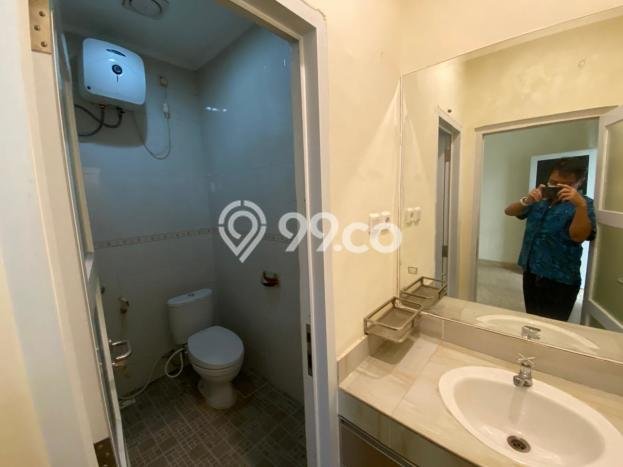 Disewakan! Rumah 4 Kamar Tidur &
3 Kamar Mandi di Kota Wisata, Bogor Disewakan! Rumah 4 Kamar Tidur &
3 Kamar Mandi di Kota Wisata, Bogor