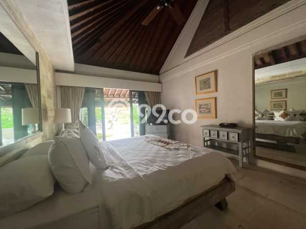 Dijual Vila Kawasan , Luas 950m2m², Posisi Strategis Dijual Vila Kawasan , Luas 950m2m², Posisi Strategis