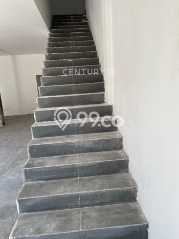 Ruko Disewakan Cepat di Karawaci Tangerang LB 400m2 Ruko Disewakan Cepat di Karawaci Tangerang LB 400m2