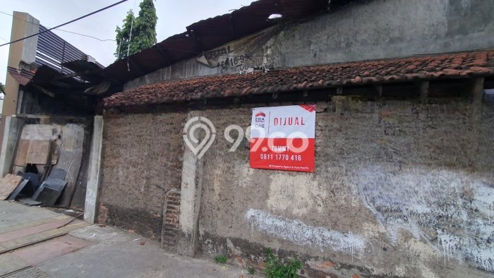 LOKASI PREMIUM! Rumah Strategis area Semper, Luas 225m² Bangunan 200m² LOKASI PREMIUM! Rumah Strategis area Semper, Luas 225m² Bangunan 200m²