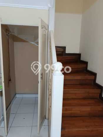 Rumah Eksklusif Siap Huni LT 222m2 di Pondok Aren, Tangerang Selatan Rumah Eksklusif Siap Huni LT 222m2 di Pondok Aren, Tangerang Selatan