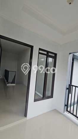 Rumah Strategis Minimalis Lb 79m2 di Ciracas, Jakarta Timur Rumah Strategis Minimalis Lb 79m2 di Ciracas, Jakarta Timur