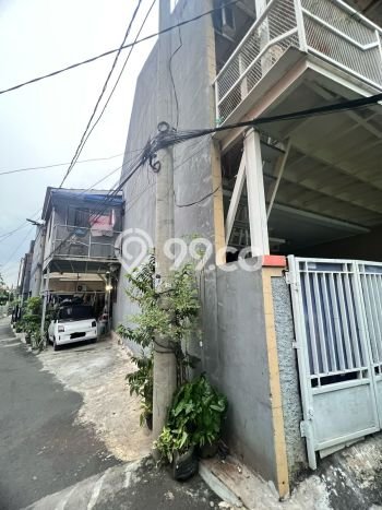 Rumah Modern Cantik 5 Kamar Bisa Langsung Pindah di Pasar Rebo Rumah Modern Cantik 5 Kamar Bisa Langsung Pindah di Pasar Rebo