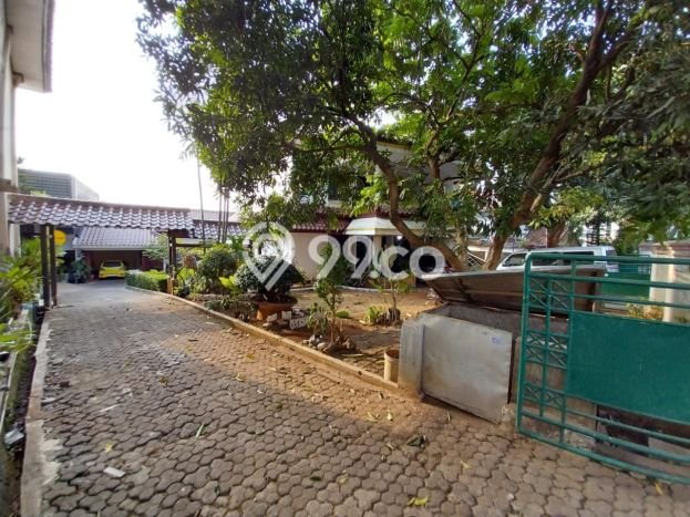 Jual Rumah Mewah Megah Dengan View Eksklusif di Taman Mini, Jakarta Timur Jual Rumah Mewah Megah Dengan View Eksklusif di Taman Mini, Jakarta Timur