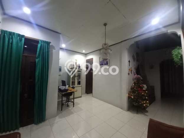 For Sale Rumah 4 Kamar Lokasi Ideal Nyaman dan Strategis di Ciracas For Sale Rumah 4 Kamar Lokasi Ideal Nyaman dan Strategis di Ciracas