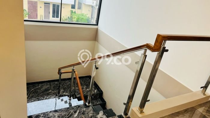 Rumah Eksklusif Dijual LT 231m2 di Tapos, Depok Rumah Eksklusif Dijual LT 231m2 di Tapos, Depok