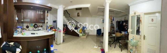 Rumah Elit Modern Tanpa Renovasi di Taman Palem Jakarta Barat Rumah Elit Modern Tanpa Renovasi di Taman Palem Jakarta Barat