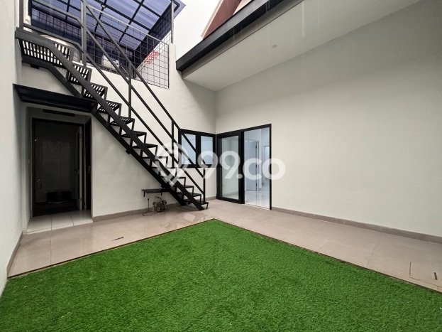 Rumah Luxury Modern Tanpa Renovasi di Graha Raya Tangerang Selatan Rumah Luxury Modern Tanpa Renovasi di Graha Raya Tangerang Selatan