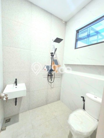 Dijual Rumah 4 Kamar Lokasi Strategis Bagus dan Strategis di Serpong Utara Dijual Rumah 4 Kamar Lokasi Strategis Bagus dan Strategis di Serpong Utara