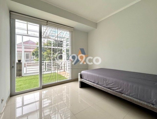 For Sale Hunian Rumah Terawat 4 Kamar di Graha Raya Bintaro, Tangerang Selatan For Sale Hunian Rumah Terawat 4 Kamar di Graha Raya Bintaro, Tangerang Selatan