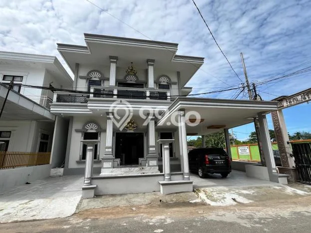 SPECIAL PRICE! Rumah Asri lokasi Pontianak Selatan, Luas 210m2m² Bangunan 310m2m² SPECIAL PRICE! Rumah Asri lokasi Pontianak Selatan, Luas 210m2m² Bangunan 310m2m²