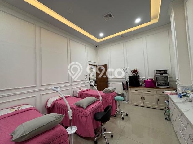 Area Ramai! Ruko Dijual di Pontianak Barat untuk Bisnis Luas Bangunan 432m2 Area Ramai! Ruko Dijual di Pontianak Barat untuk Bisnis Luas Bangunan 432m2