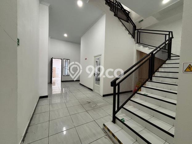 Area Ramai! Ruko Dijual di Pontianak Barat untuk Bisnis Luas Bangunan 432m2 Area Ramai! Ruko Dijual di Pontianak Barat untuk Bisnis Luas Bangunan 432m2