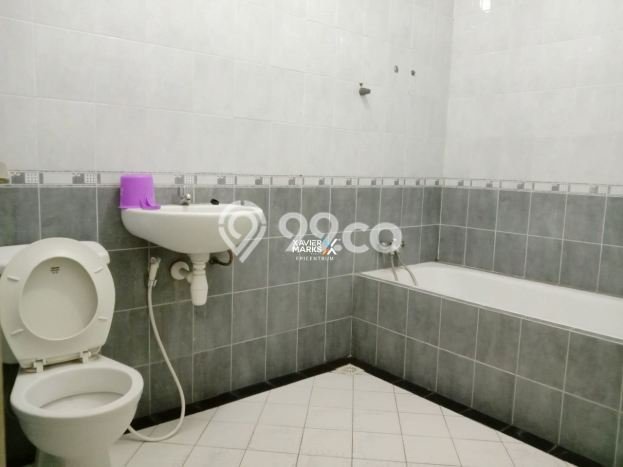 Rumah Disewakan Surabaya LT 210m2 LB 165m2 Kawasan Gununganyar Rumah Disewakan Surabaya LT 210m2 LB 165m2 Kawasan Gununganyar