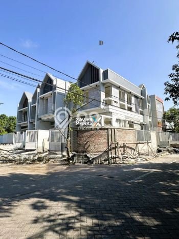 Dijual Rumah Eksklusif 3 KT di Gununganyar, Surabaya Dijual Rumah Eksklusif 3 KT di Gununganyar, Surabaya