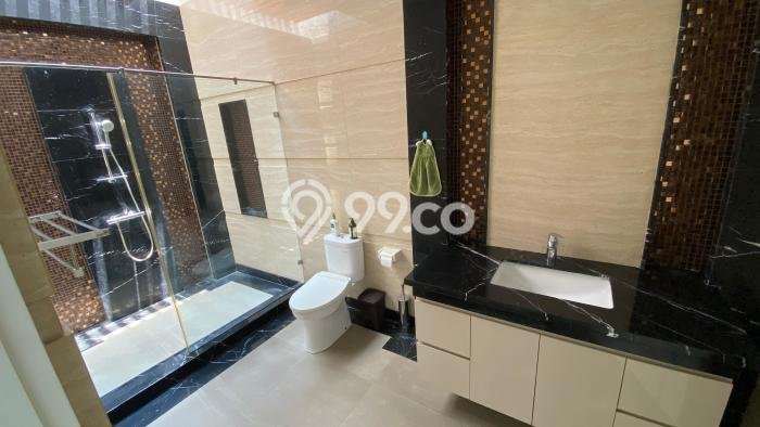 For Sale! Luxury House LT 312m2 Desain Elegan di Pantai Indah Kapuk For Sale! Luxury House LT 312m2 Desain Elegan di Pantai Indah Kapuk