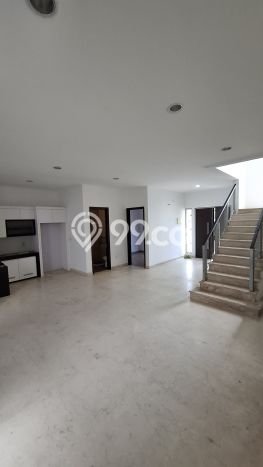 Rumah Mewah LB 220m2 Siap Pakai Desain Elegan di Pantai Indah Kapuk, Jakarta Utara Rumah Mewah LB 220m2 Siap Pakai Desain Elegan di Pantai Indah Kapuk, Jakarta Utara