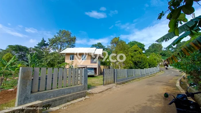 For Sale Rumah 2 Kamar Lokasi Strategis Bagus dan Strategis di Bojong For Sale Rumah 2 Kamar Lokasi Strategis Bagus dan Strategis di Bojong