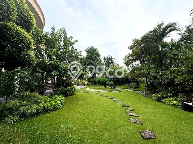 Rumah Mewah LB 735m2 Siap Huni Desain Elegan di Darmo permai, Surabaya Rumah Mewah LB 735m2 Siap Huni Desain Elegan di Darmo permai, Surabaya