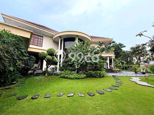 Rumah Mewah LB 735m2 Siap Huni Desain Elegan di Darmo permai, Surabaya Rumah Mewah LB 735m2 Siap Huni Desain Elegan di Darmo permai, Surabaya